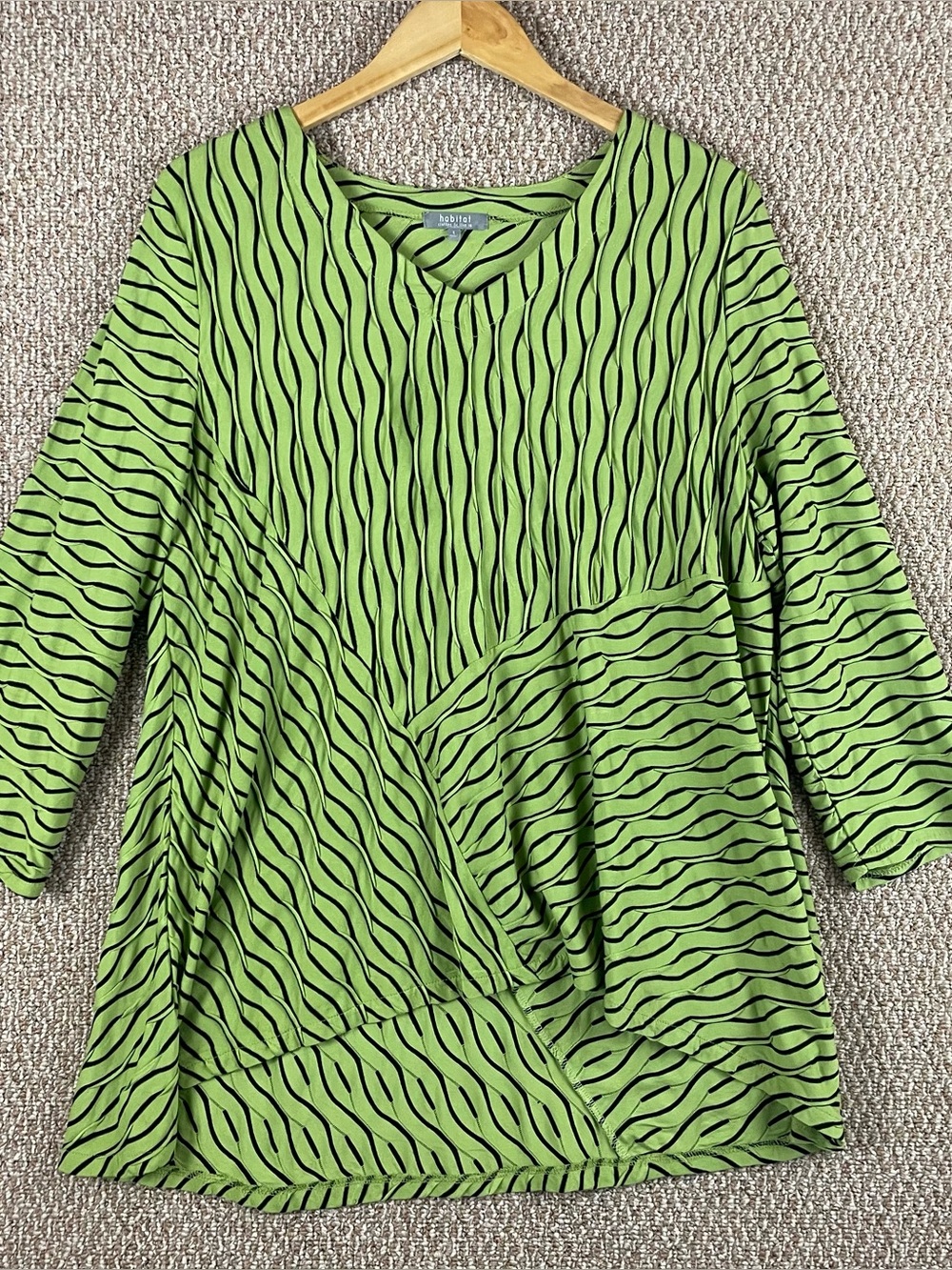 Habitat Top Women’s Large Chartreuse Black Stripe V Neck 3D Knit 177